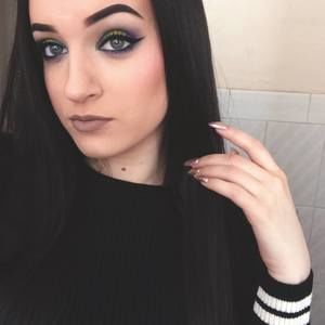 Meet your Posher, Daniella